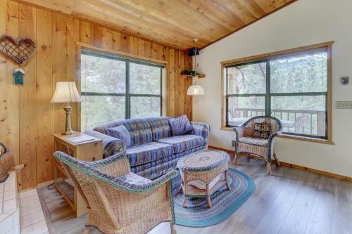 Mountain Getaway In The Pines
