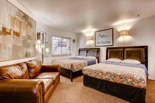 Imperial Beach Club 207