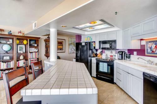 Imperial Beach Club 207