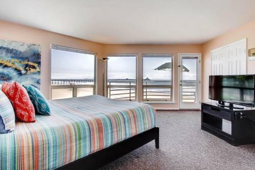 Imperial Beach Club 207
