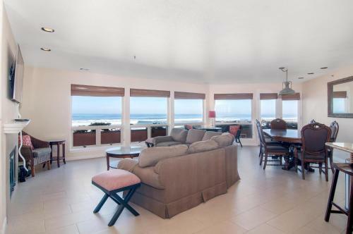 Imperial Beach Club 111