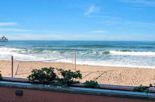 Imperial Beach Club 111