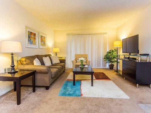 Topeka Apartment #873901 Apts