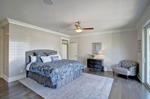 2301 Palm Boulevard Home