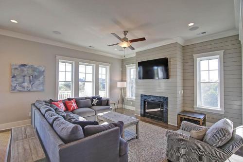 2301 Palm Boulevard Home