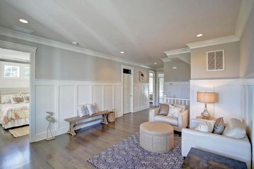 2301 Palm Boulevard Home