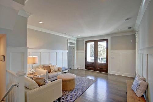 2301 Palm Boulevard Home