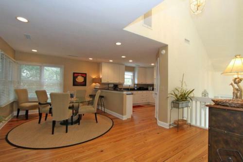 12 Dunecrest Lane