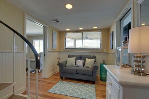 304 E Port O Call