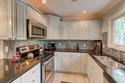 29 Twin Oaks Cottage