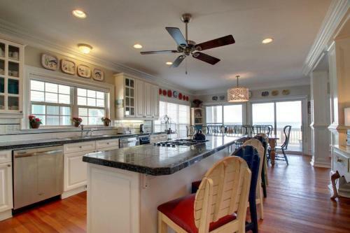 706 Ocean Boulevard