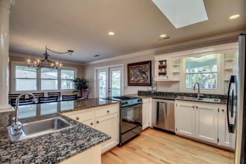 3 43rd Avenue