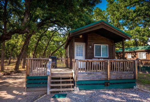 Pio Pico Camping Resort One-bedroom Cabin 13
