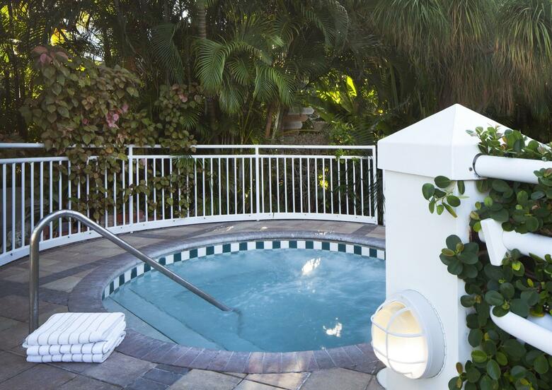 Hotel Pier House Resort And Caribbean Spa
