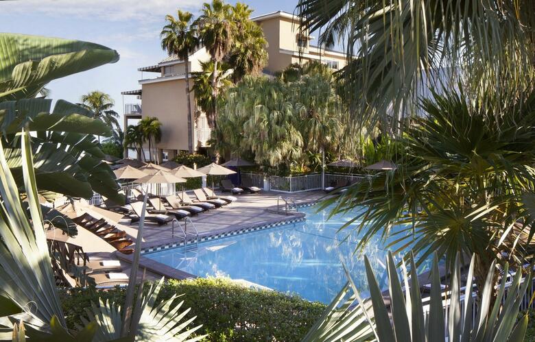 Hotel Pier House Resort And Caribbean Spa