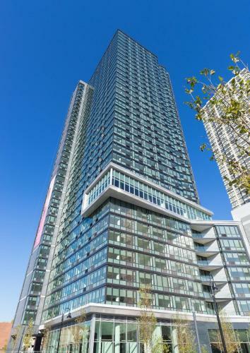 Deedee's Sky Rise Apartments At Newport II
