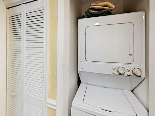 Apartamento 275 Palm Avenue Condo Unit #b102