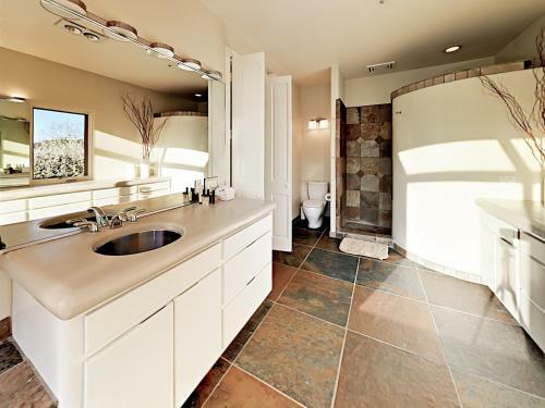 Valley Of The Moon Estate