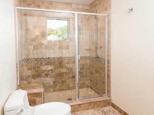 399 Treehaven Ln Home