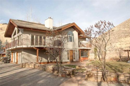 Four Seasons Home