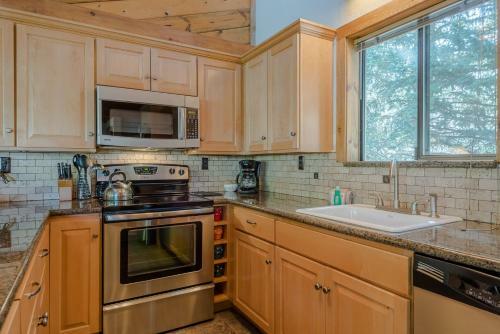 Smokey Plaza Condominium Warm Springs