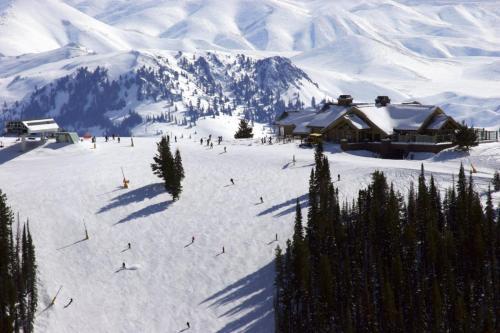 Sun Valley Condo 101