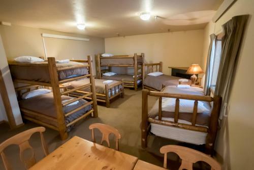 Hot Water Inn & Hostel