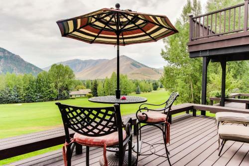 Bigwood Condo On The Golf Course With Baldy Views