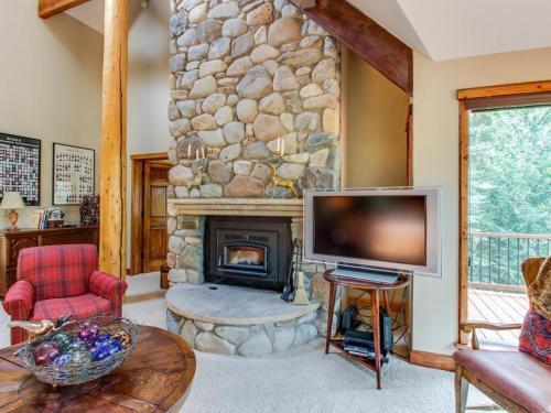 037 Vineyard House