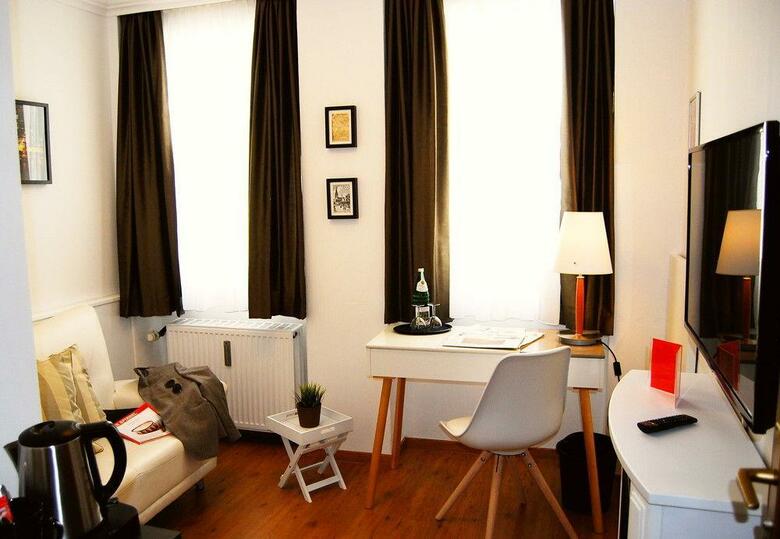 Dom Hotel Am R�merbrunnen