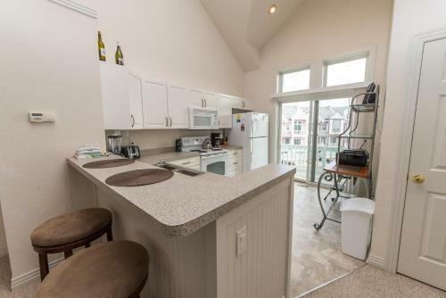 Bermuda Bay Condo "wright Stuff"