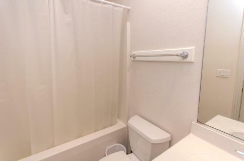 Bermuda Bay Condo "wright Stuff"