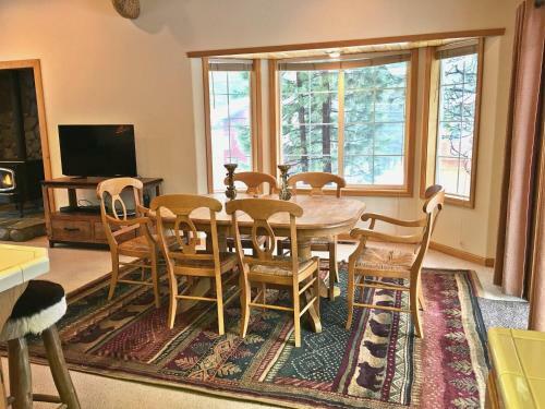 Kingswood Estate Cabin Retreat