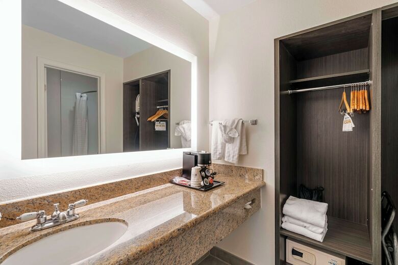 Hotel Best Western Meridian Inn & Suites