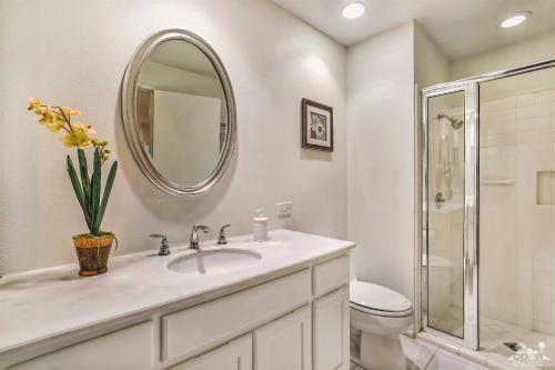3 Bedroom Condominium In La Quinta, Ca (#pga305)