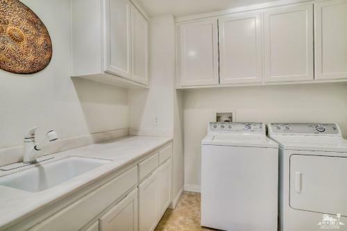 3 Bedroom Condominium In La Quinta, Ca (#pga305)