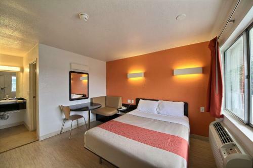 Hotel Motel 6 San Marcos