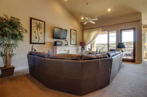 Luxury At Lakeway Resort, Spa & Marina