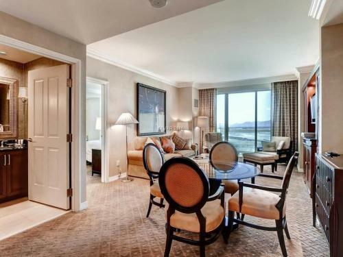 Apartamento Fallon Luxury Rentals At The Signature