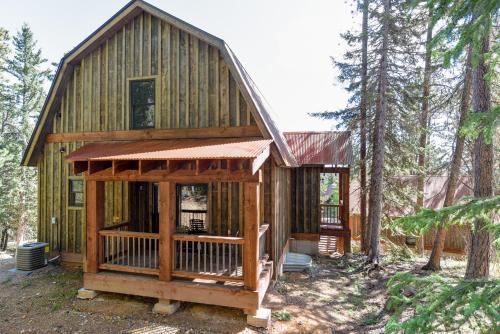 Copperhead Cabin