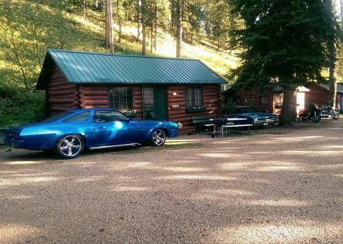 Lodge Frontier Cabin
