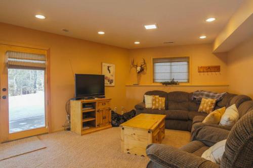 Deep Snow Lodge