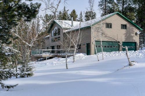 Twisted Pines Lodge