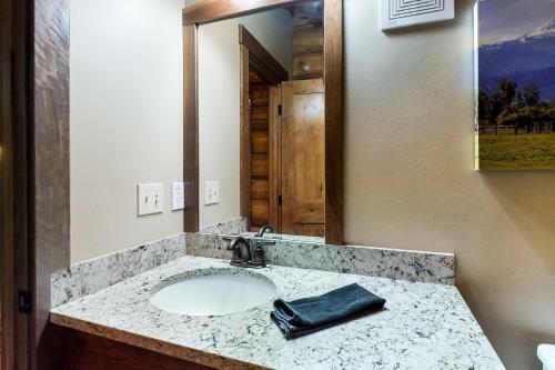 Eagle's Roost Lodge