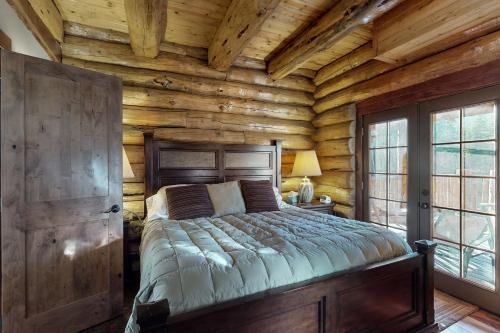 Eagle's Roost Lodge