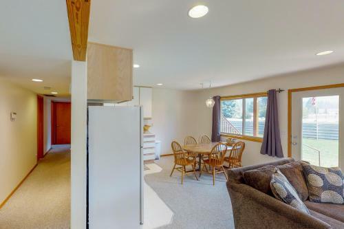 Sk�l Haus Unit B