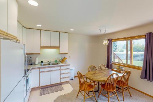 Sk�l Haus Unit B