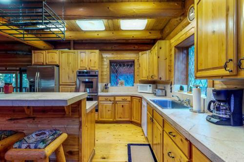 Soaring Pines Lodge & Bunkhouse
