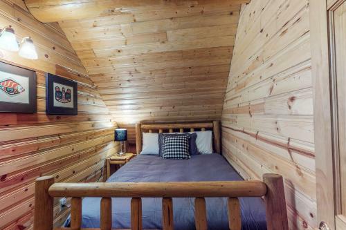 Soaring Pines Lodge & Bunkhouse