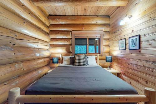 Soaring Pines Lodge & Bunkhouse